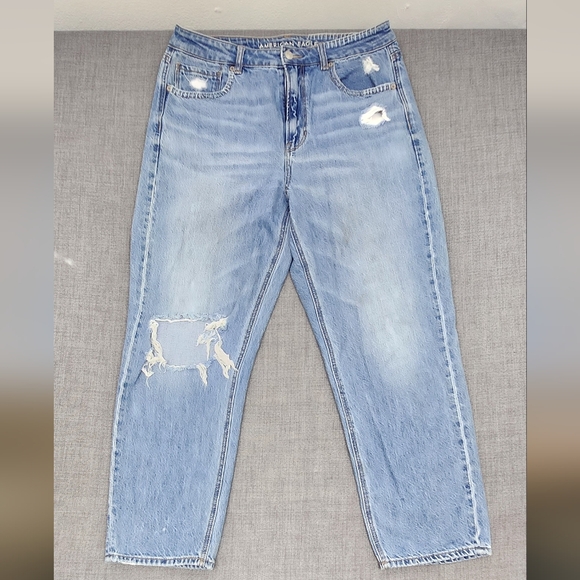 American Eagle Outfitters Denim - American Eagle Distressed Light Wash 100% Cotton Mom Straight Jeans Size 12